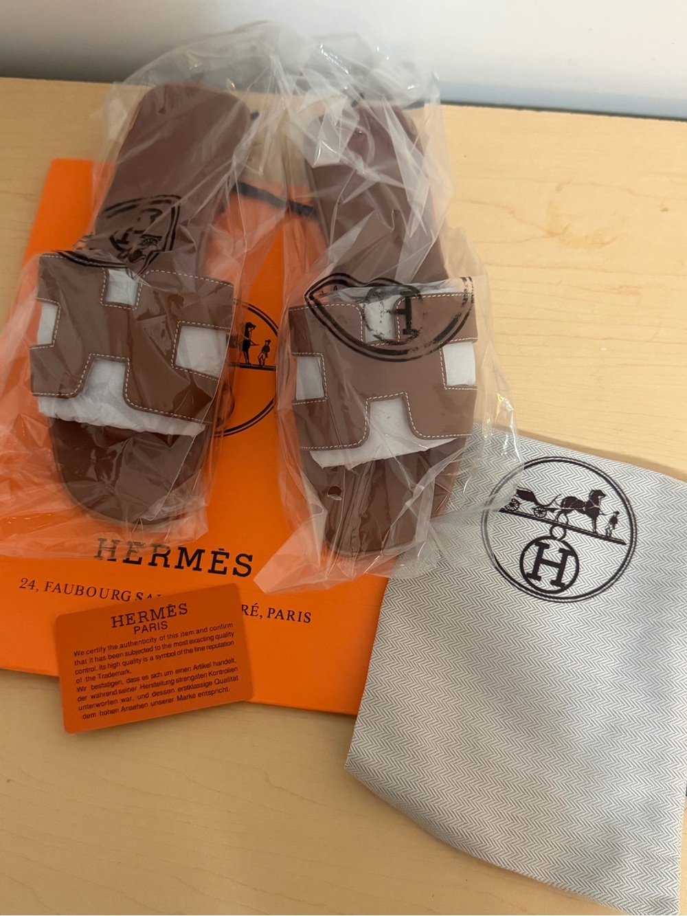 Hermes Slides Brown Oran in good condition